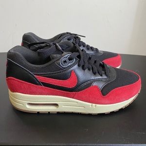 Gym Red/Black Air Max 1